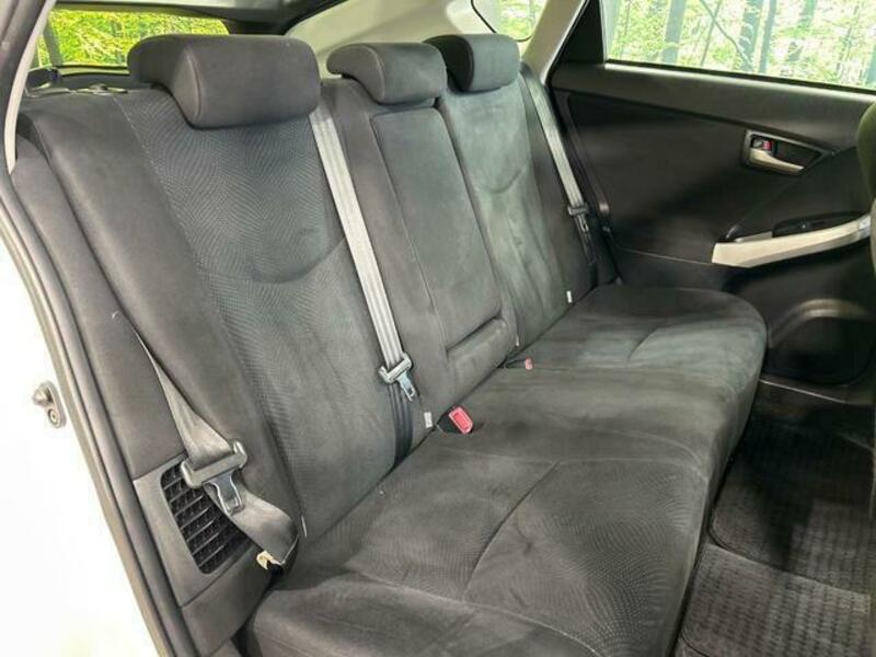 PRIUS-8