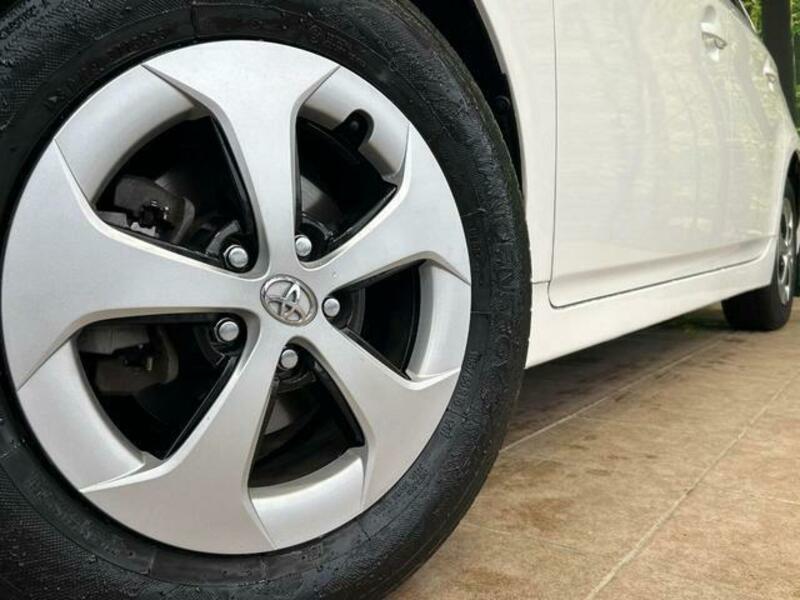 PRIUS-12