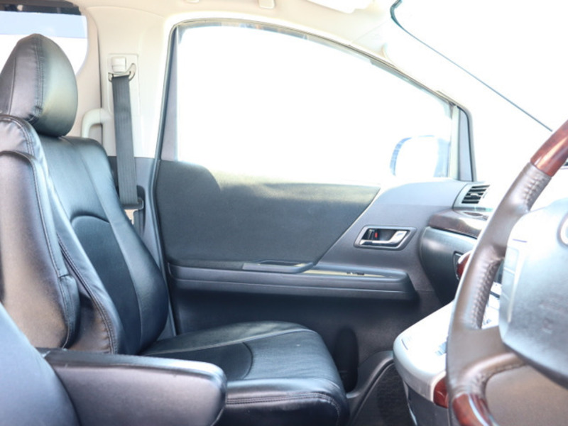 VELLFIRE-7