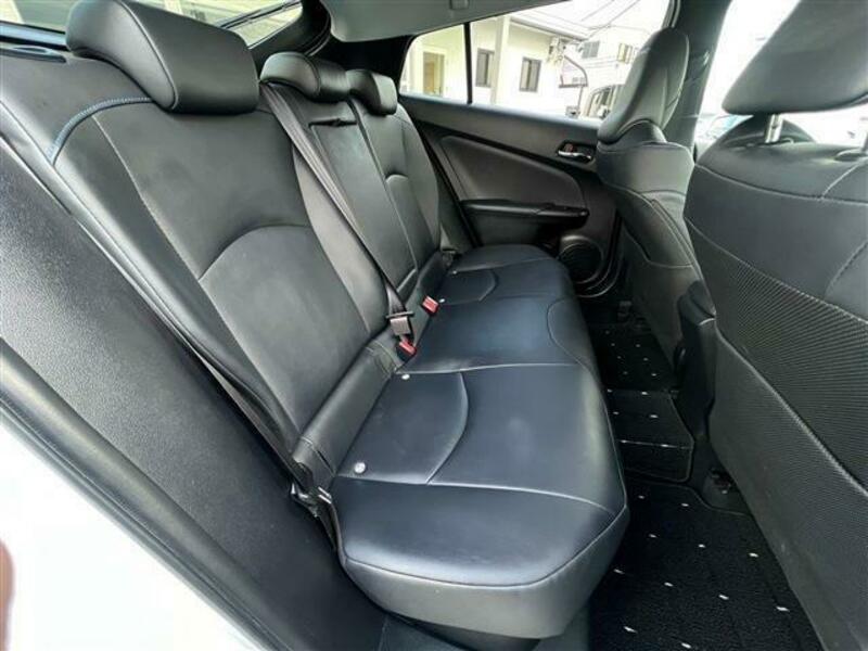 PRIUS-11