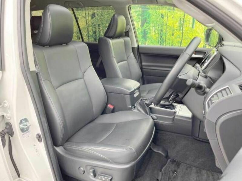 LAND CRUISER PRADO-8