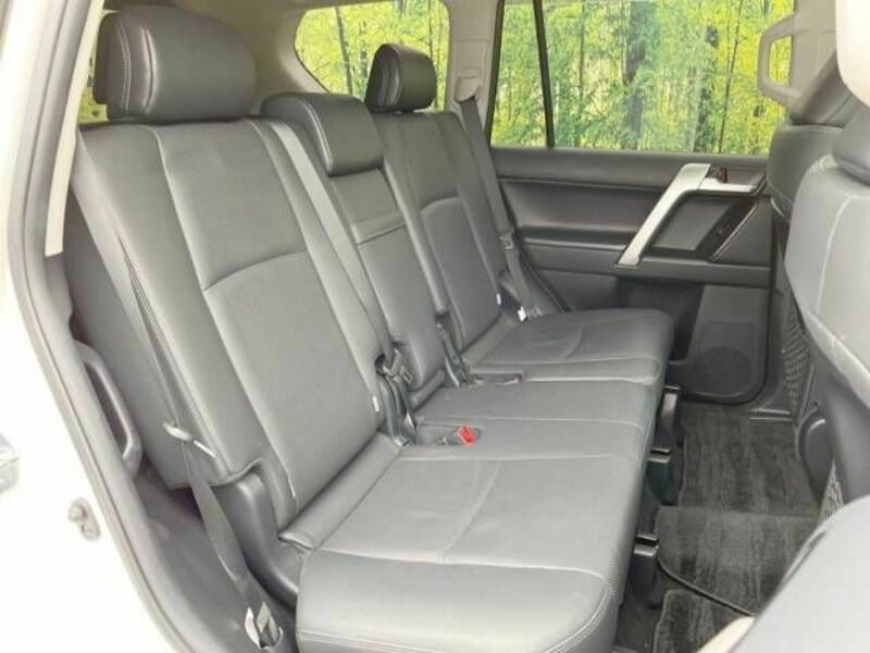 LAND CRUISER PRADO-9