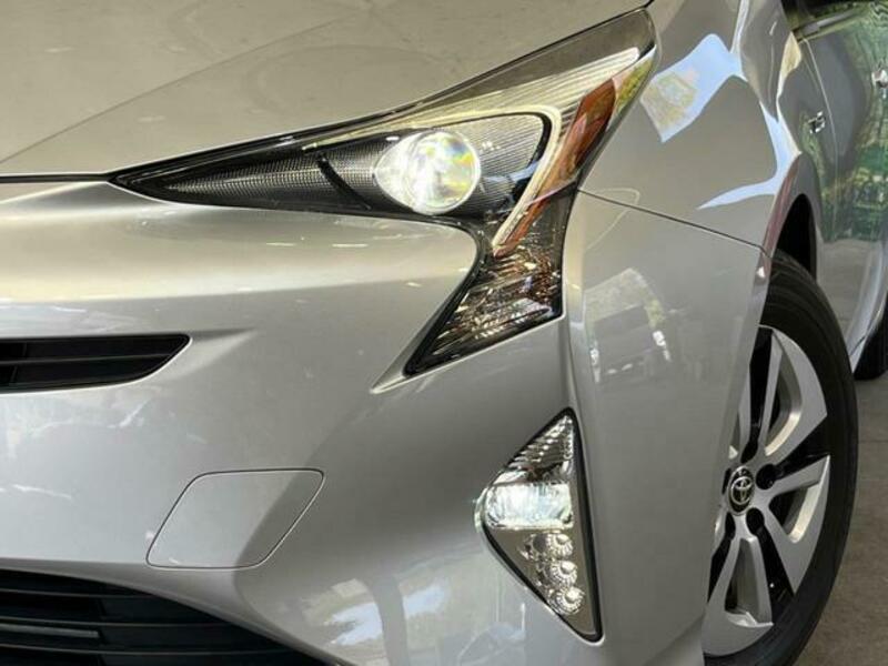 PRIUS-11