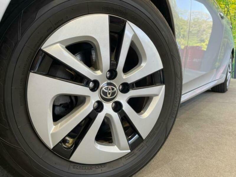 PRIUS-12