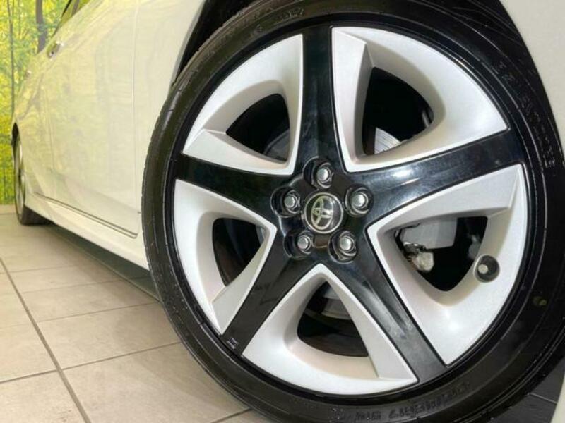 PRIUS-12