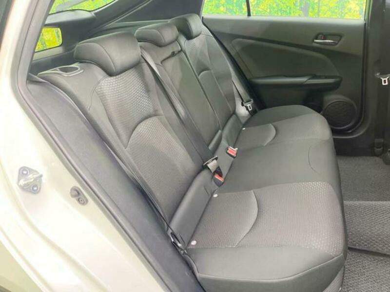 PRIUS-8