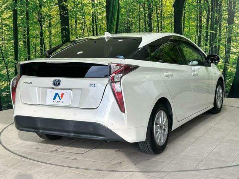 PRIUS-16