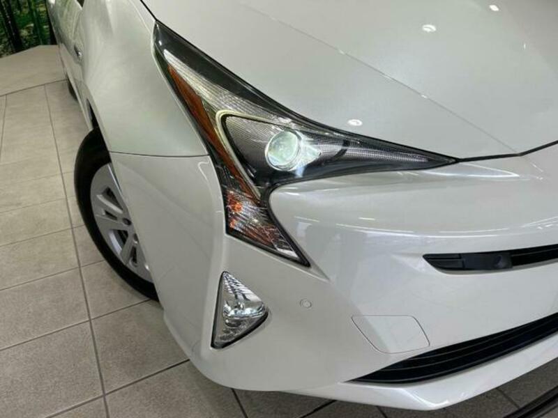 PRIUS-11