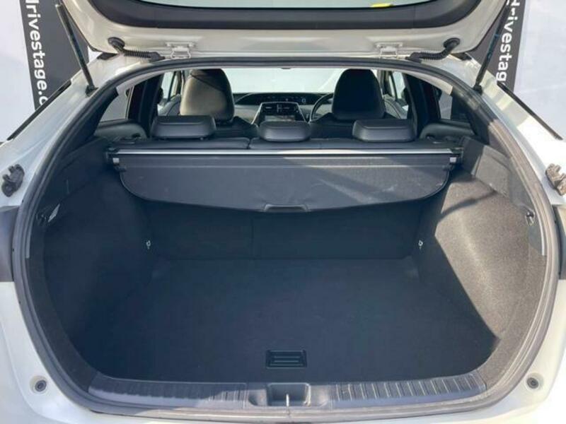 PRIUS-11