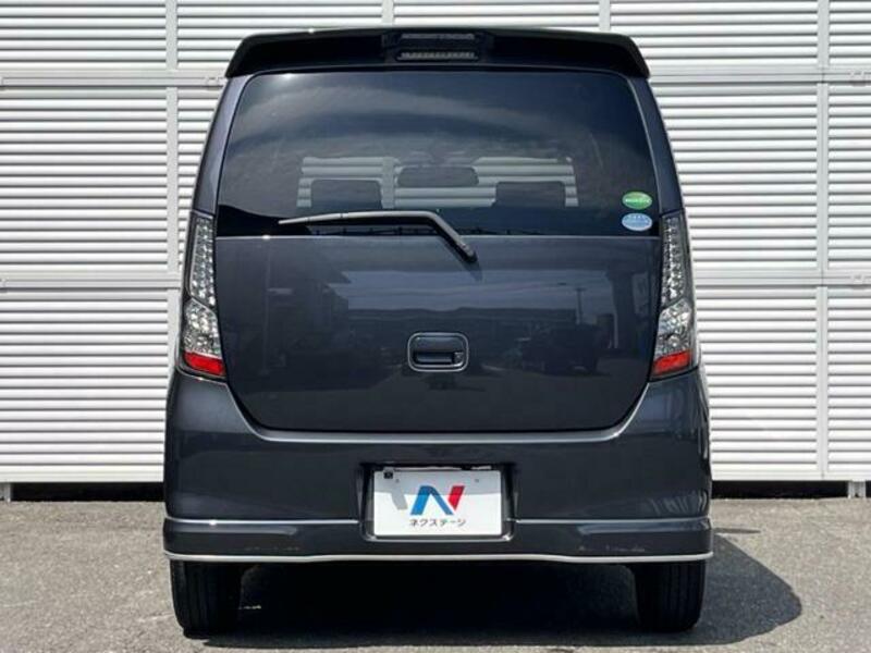 WAGON R-12