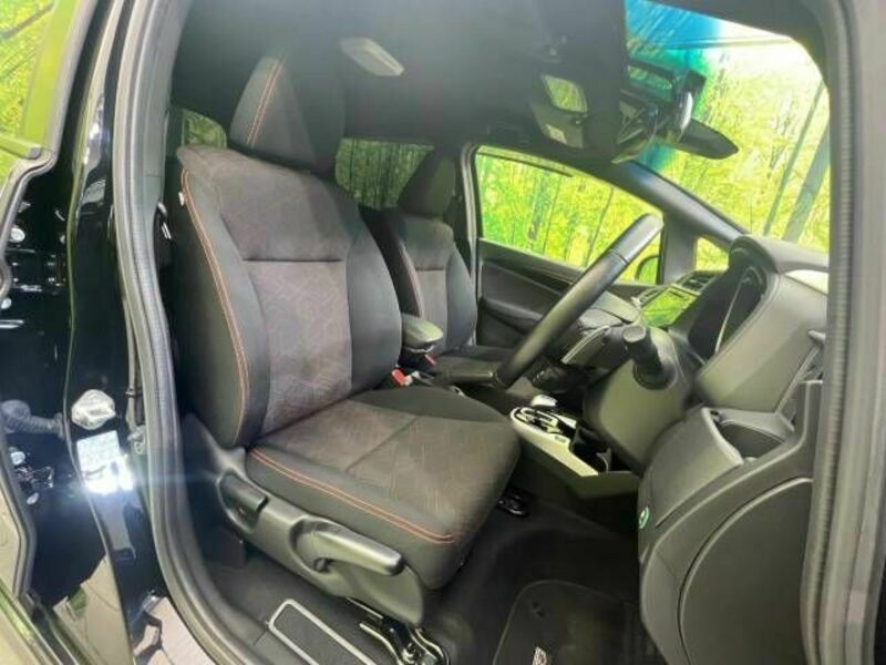 FIT HYBRID-8