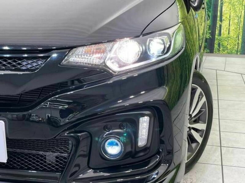 FIT HYBRID-11