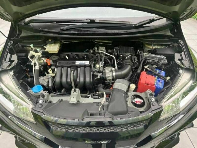 FIT HYBRID-17