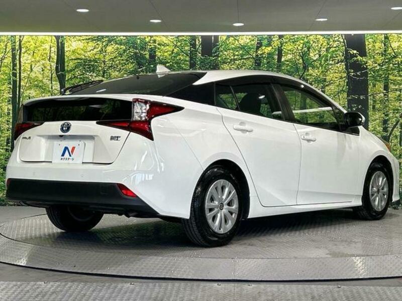 PRIUS-16