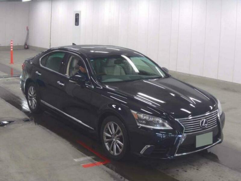 LEXUS　LS
