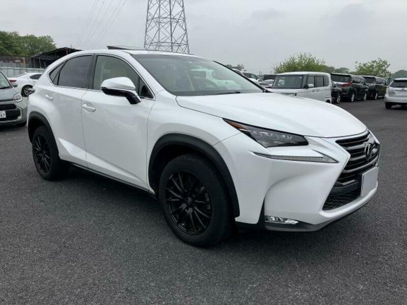 LEXUS　NX