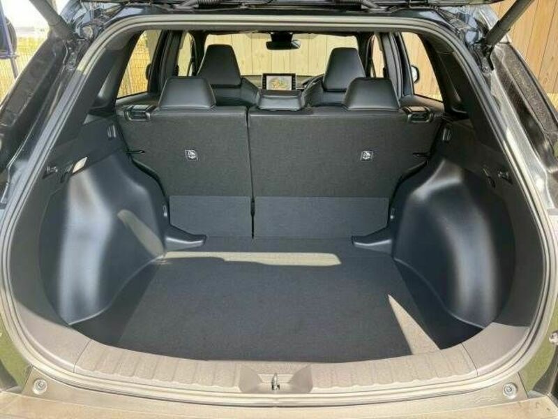 COROLLA CROSS-12