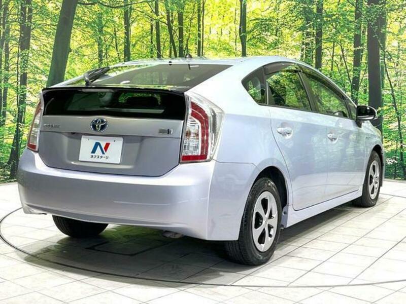 PRIUS-16