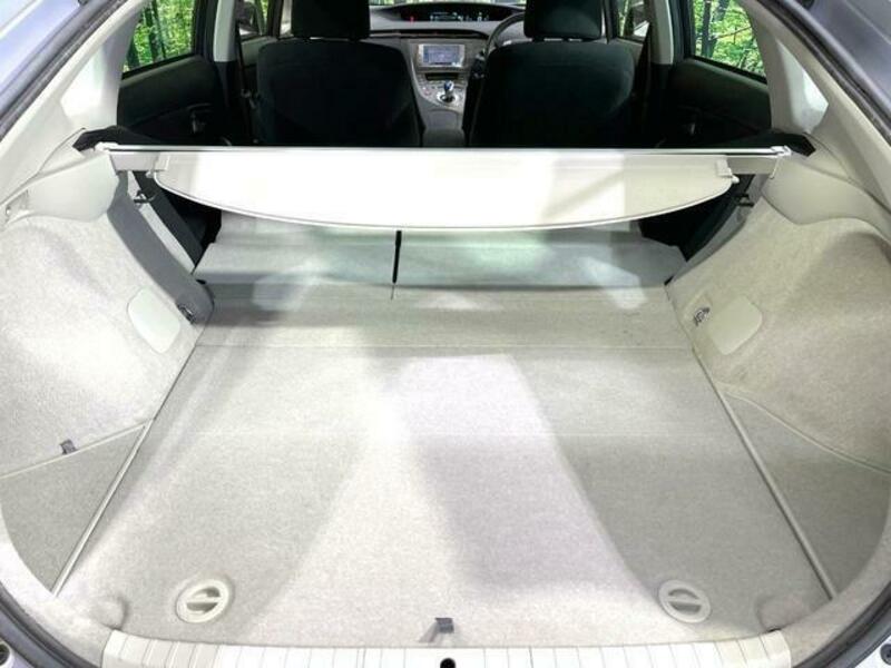 PRIUS-12