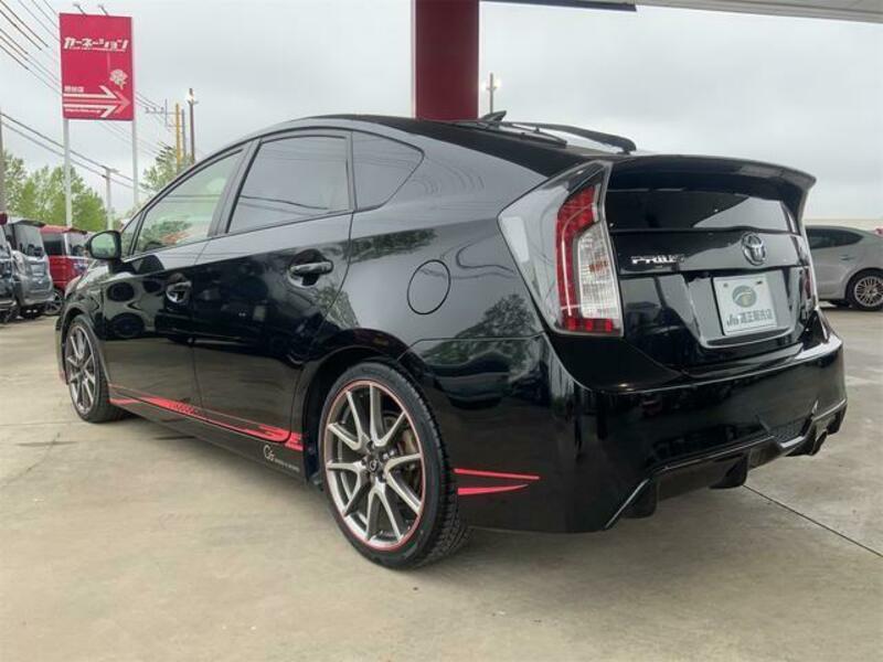 PRIUS-8