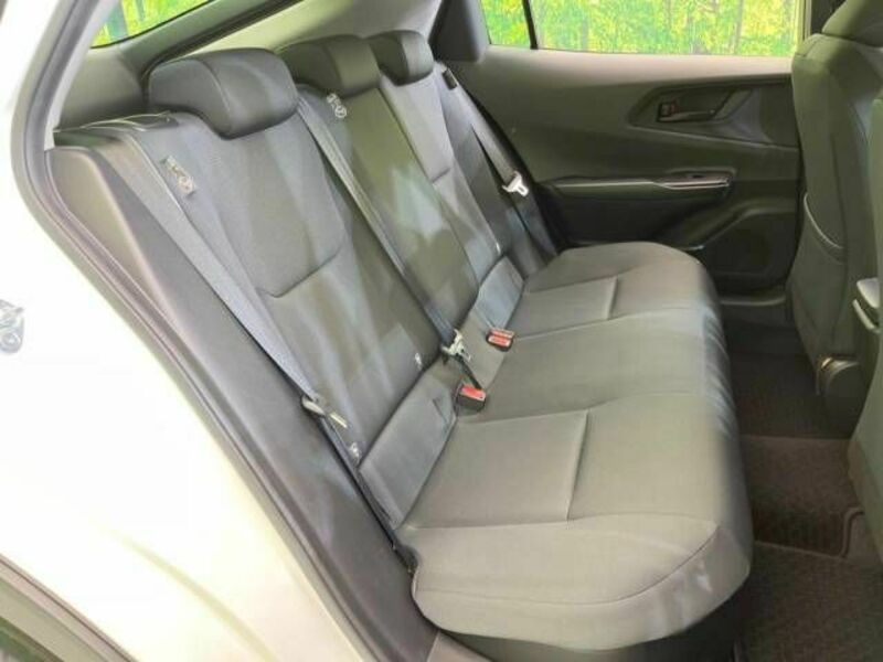 PRIUS-8