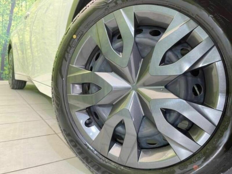 PRIUS-12