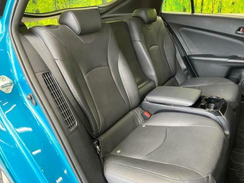 PRIUS PHV-8