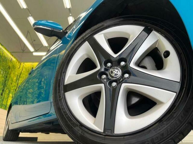 PRIUS PHV-12