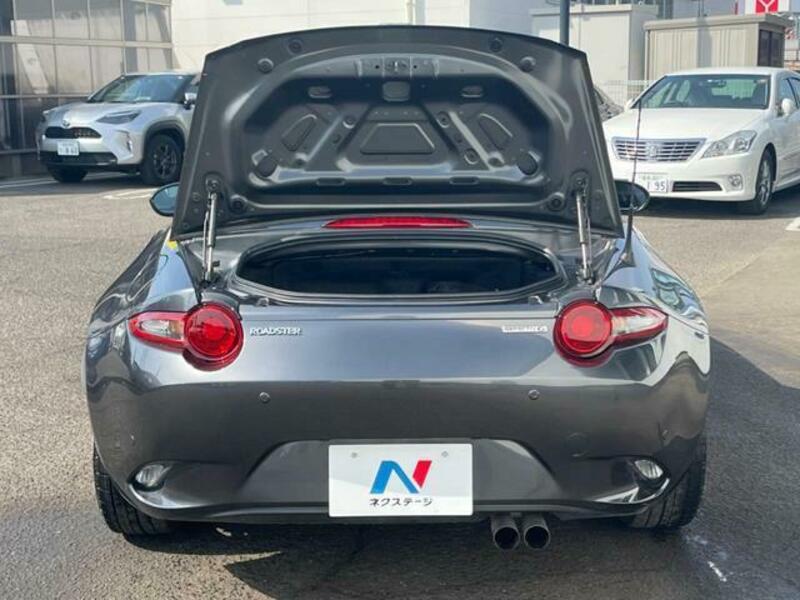 ROADSTER-8