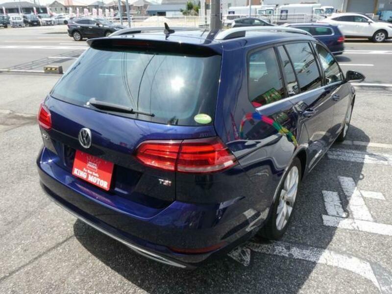 GOLF VARIANT-1