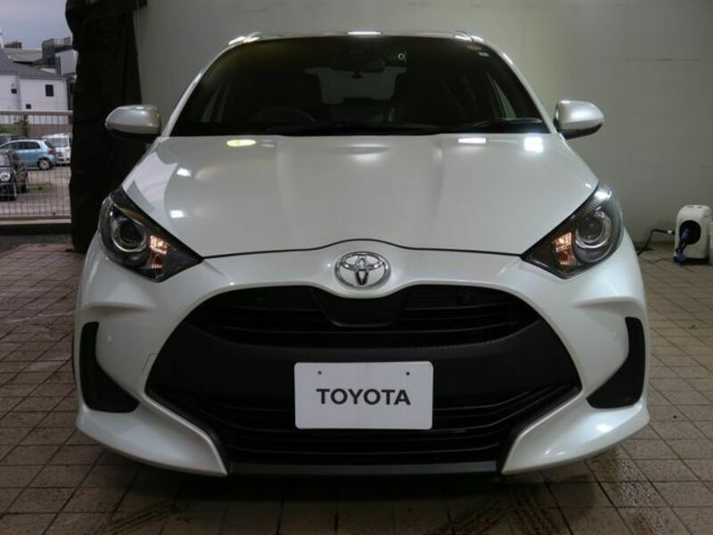 YARIS-11