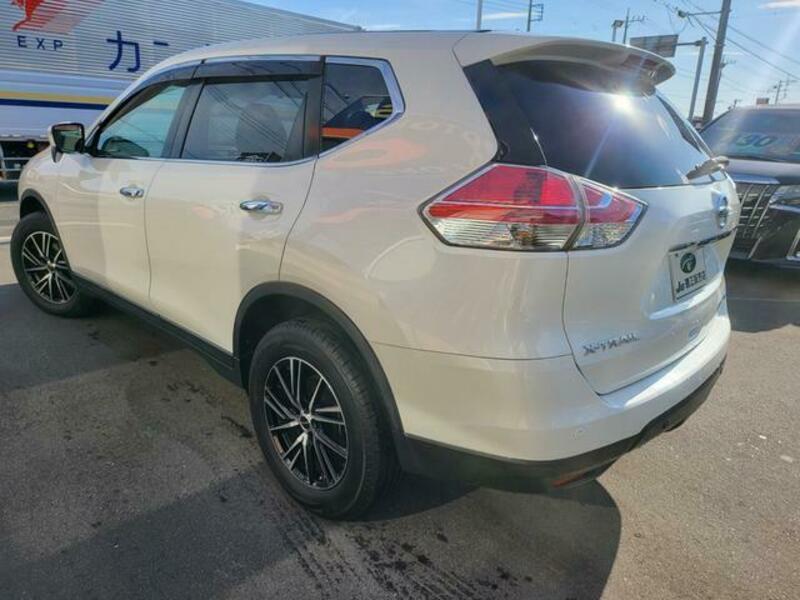 X-TRAIL-1