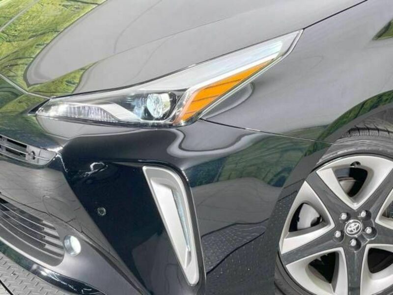 PRIUS-12