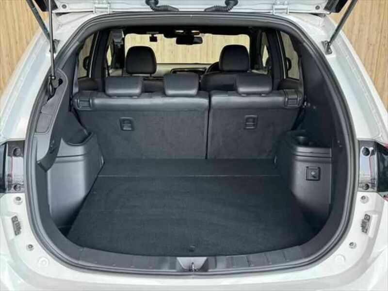 OUTLANDER PHEV-5