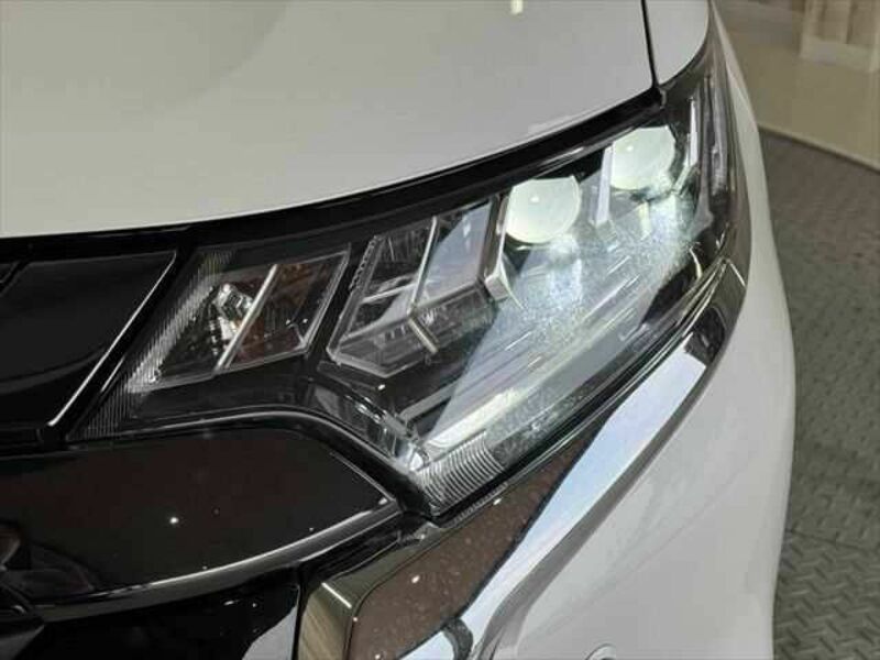 OUTLANDER PHEV-7