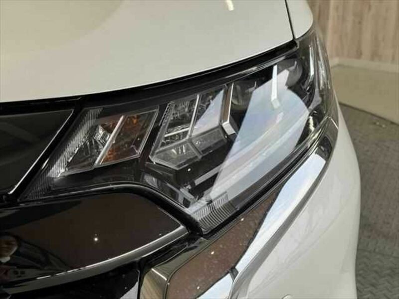 OUTLANDER PHEV-16