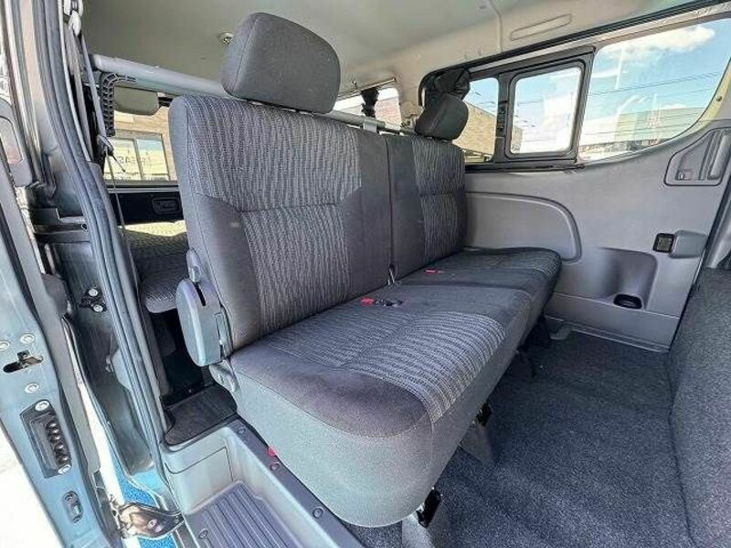 NV350 CARAVAN-8
