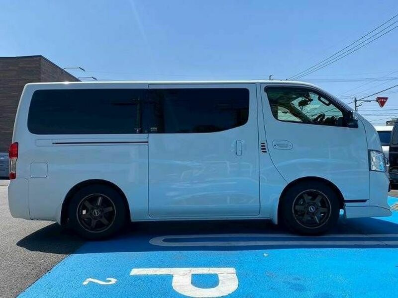 NV350 CARAVAN-17