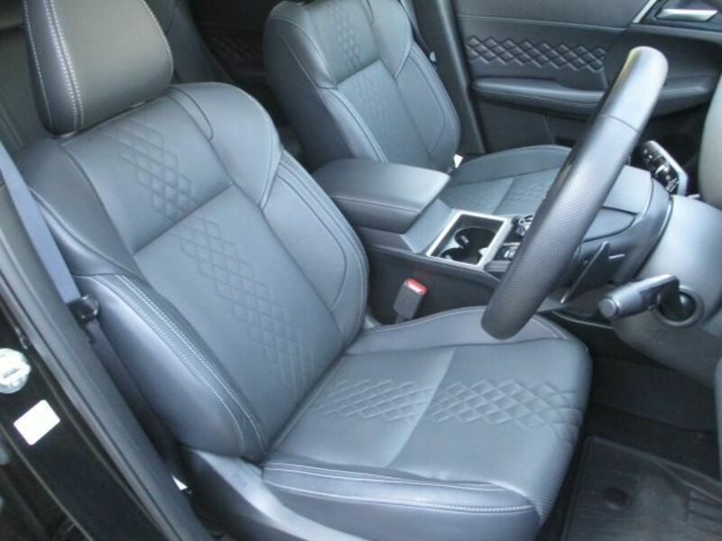 OUTLANDER PHEV-9