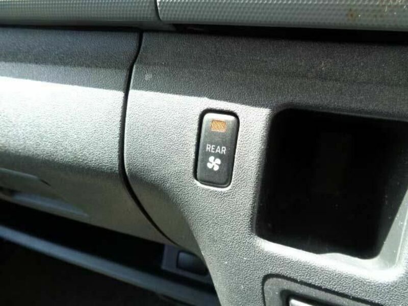 HIACE COMMUTER-8