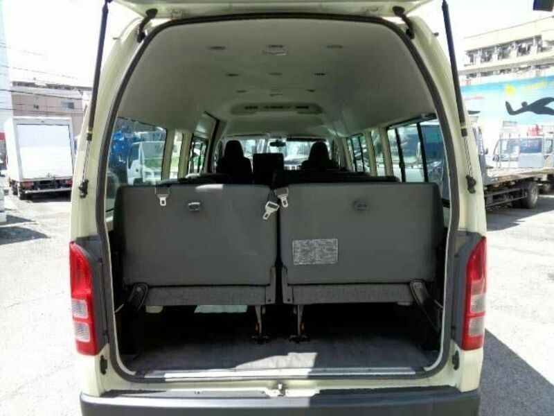 HIACE COMMUTER-14