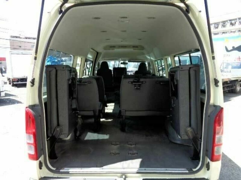 HIACE COMMUTER-15