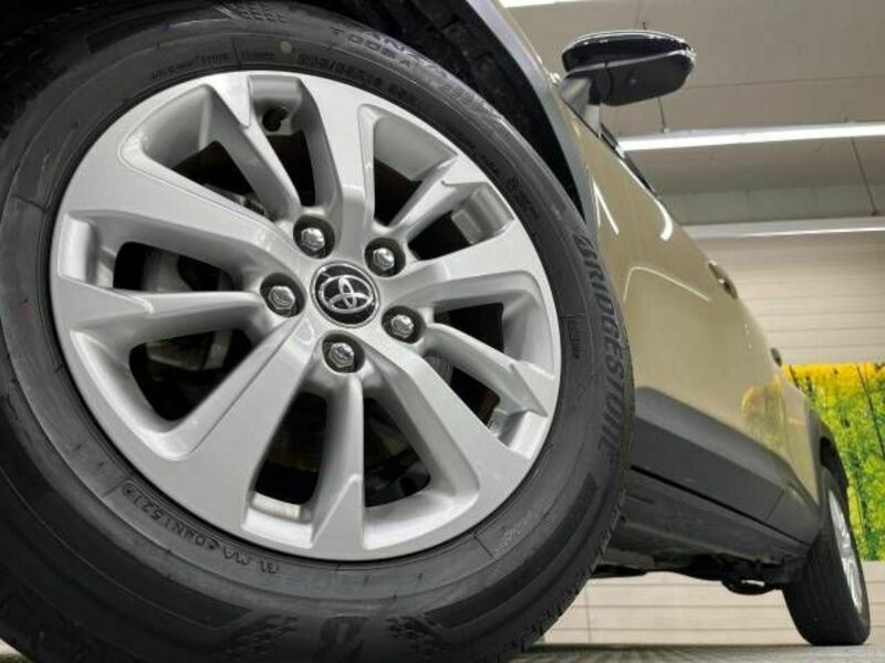YARIS CROSS-10