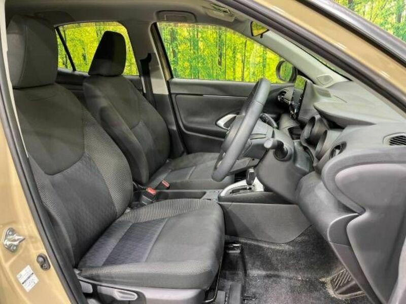 YARIS CROSS-11