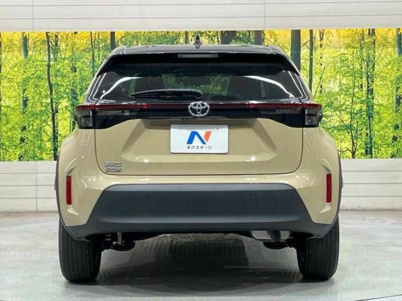 YARIS CROSS-15
