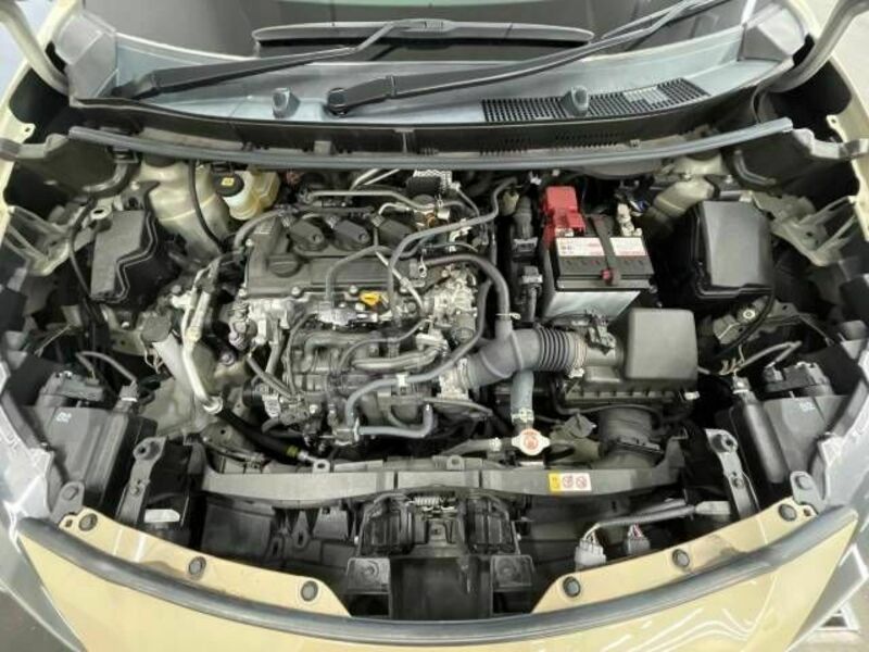 YARIS CROSS-18