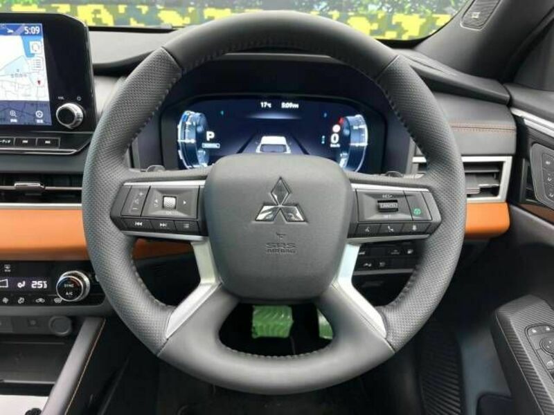 OUTLANDER PHEV-11