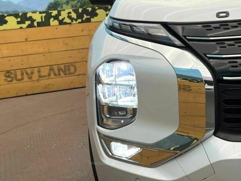 OUTLANDER PHEV-12