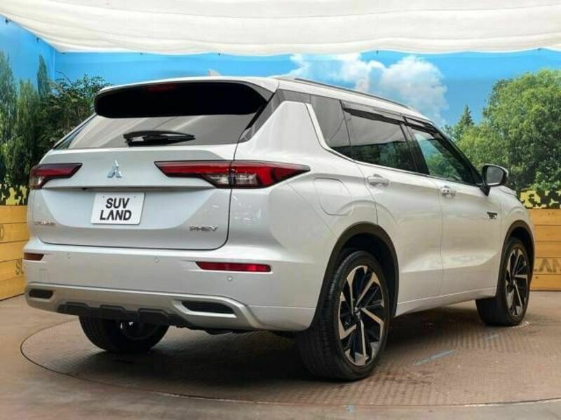 OUTLANDER PHEV-17