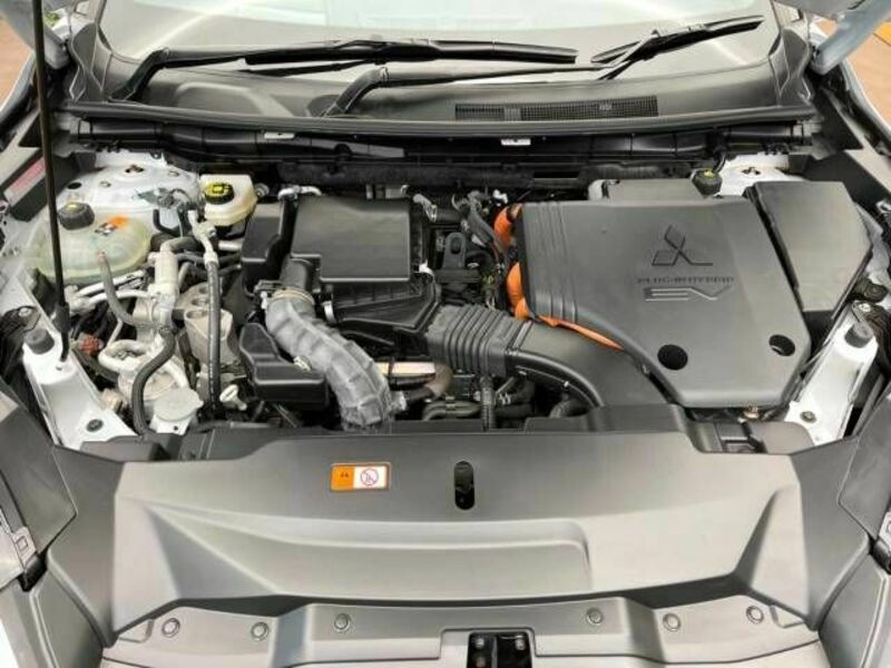 OUTLANDER PHEV-18